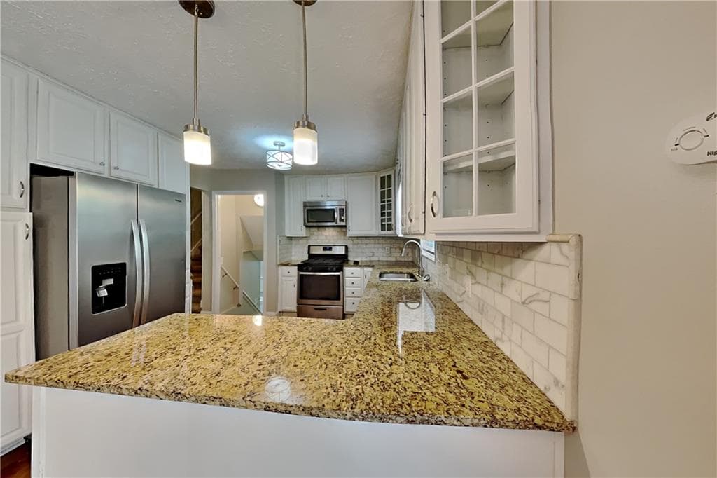 3 bedroom, 2 bathroom, 2,042 sq ft single family residence for rent at 4074 Stephanie Court, Kennesaw, GA 30152 for $2,200 a month — photo 5