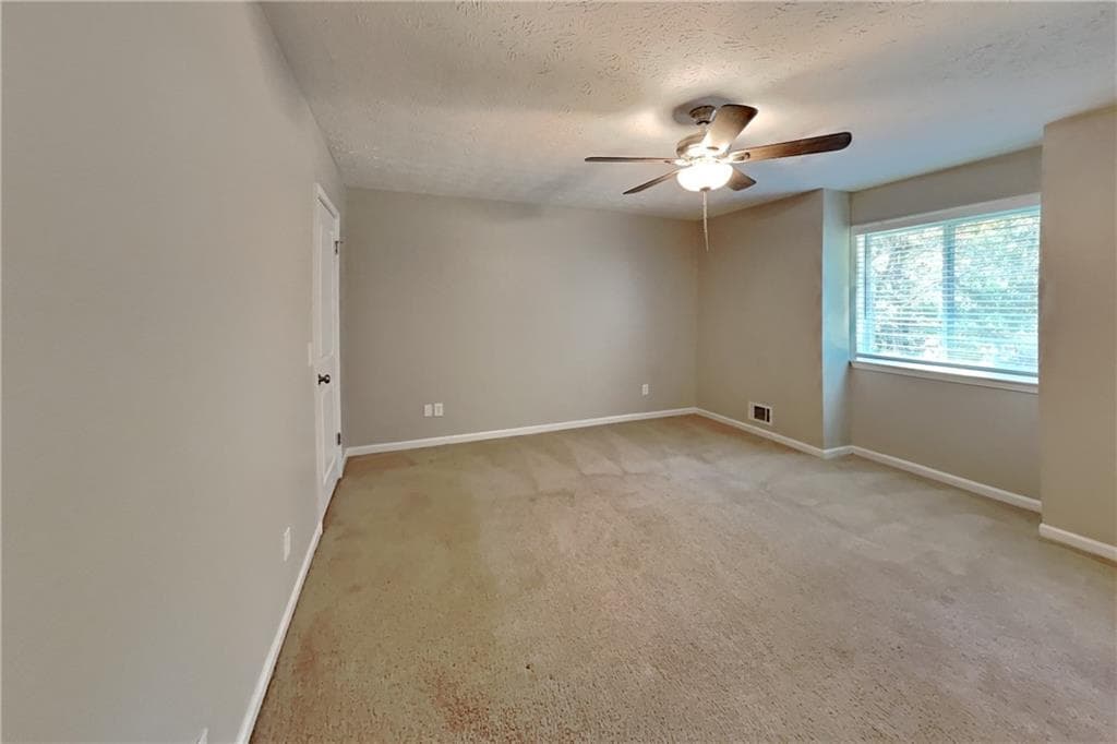 3 bedroom, 2 bathroom, 2,042 sq ft single family residence for rent at 4074 Stephanie Court, Kennesaw, GA 30152 for $2,200 a month — photo 10