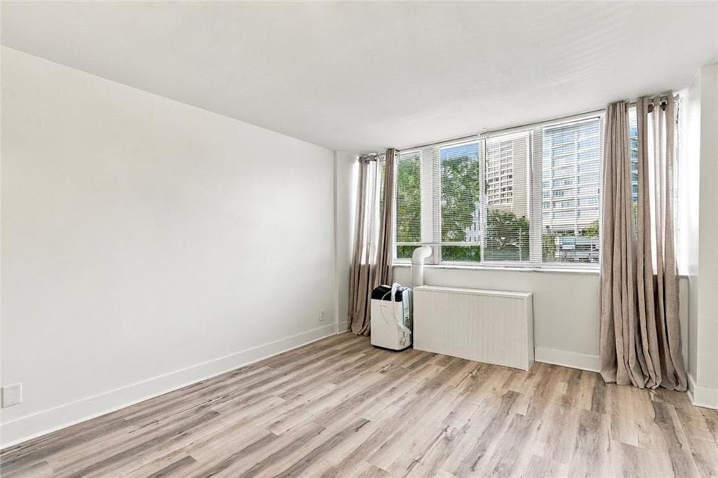 1 bedroom, 1 bathroom, 660 sq ft condominium for sale at 215 Piedmont Avenue 310, Atlanta, GA 30308 — photo 8