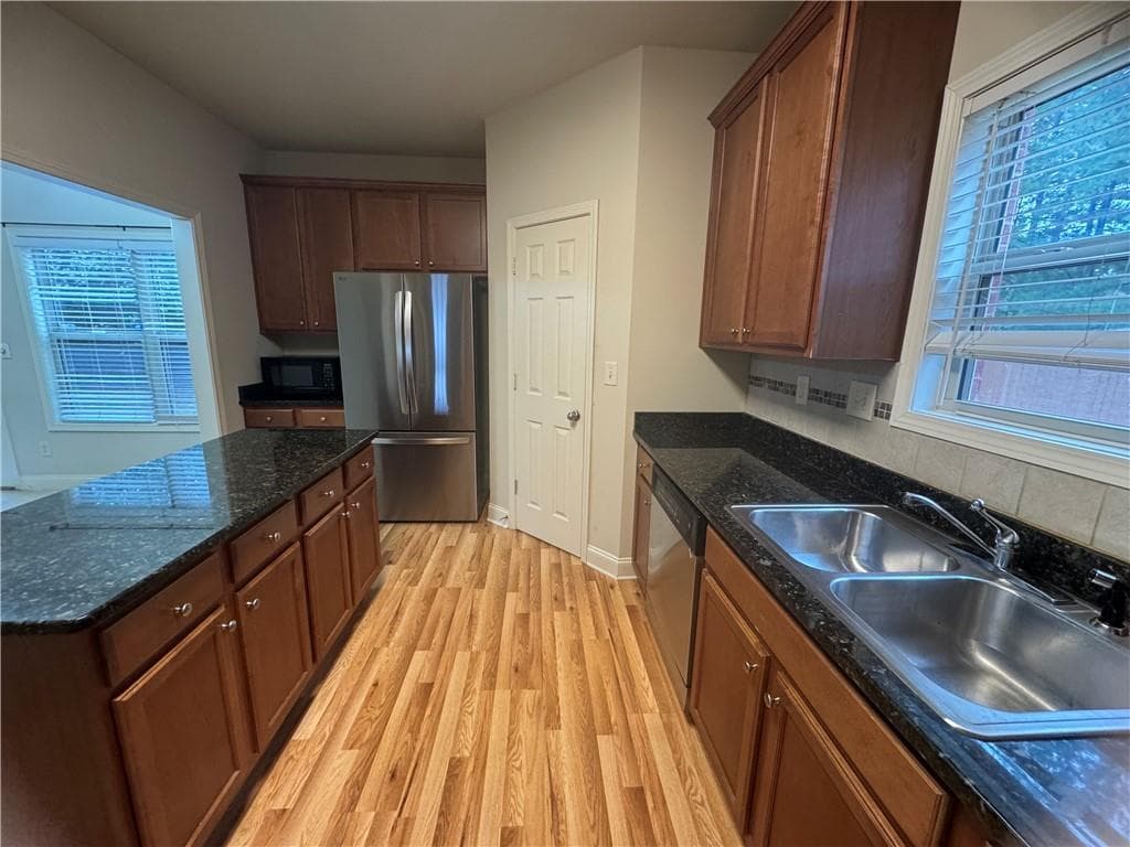 4 bedroom, 3 bathroom, 3,133 sq ft single family residence for rent at 6200 Crestgate Lane way, Tucker, GA 30084 for $2,700 a month — photo 10