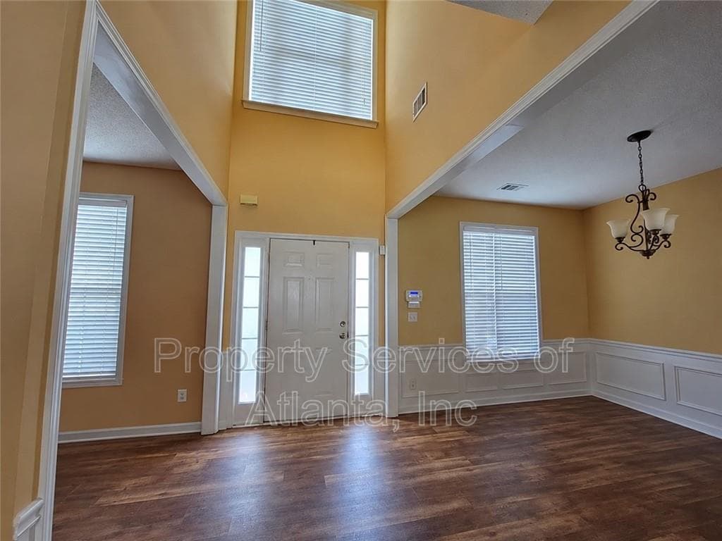 4 bedroom, 3 bathroom, 2,436 sq ft single family residence for rent at 4393 Sugar Maple Drive, Acworth, GA 30101 for $2,250 a month — photo 2