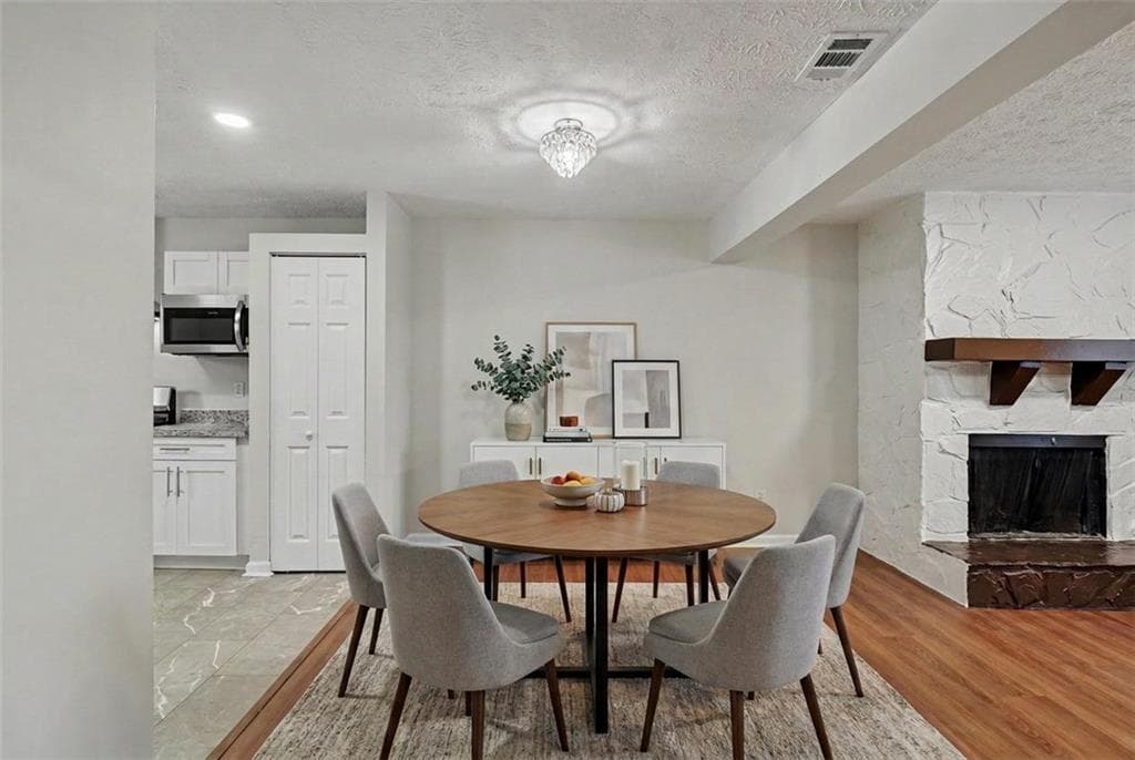2 bedroom, 3 bathroom, 1,584 sq ft townhouse for sale at 8228 Canyon Forge Drive, Riverdale, GA 30274 — photo 3