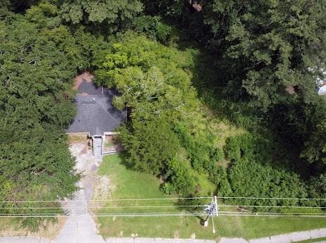 5 bedroom, 2 bathroom, 3,216 sq ft single family residence for sale at 5017 Oakdale Road, Smyrna, GA 30080 — photo 5