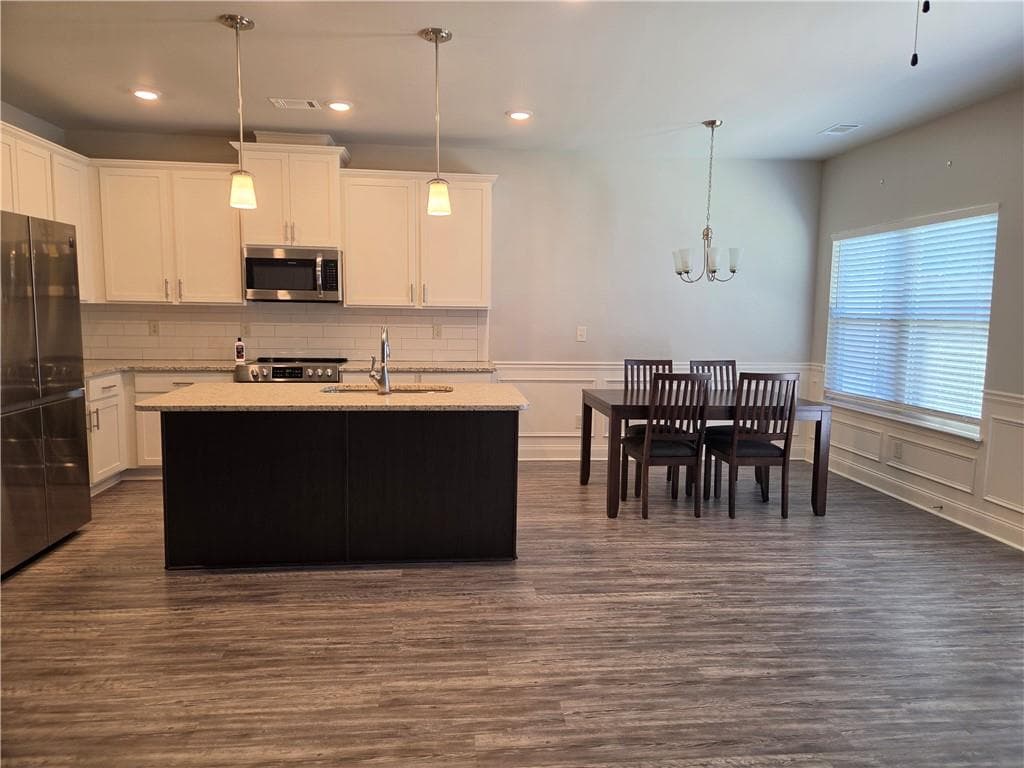 3 bedroom, 3 bathroom, 1,638 sq ft townhouse for rent at 1600 Sugar Glen Court, Lawrenceville, GA 30044 for $2,200 a month — photo 4