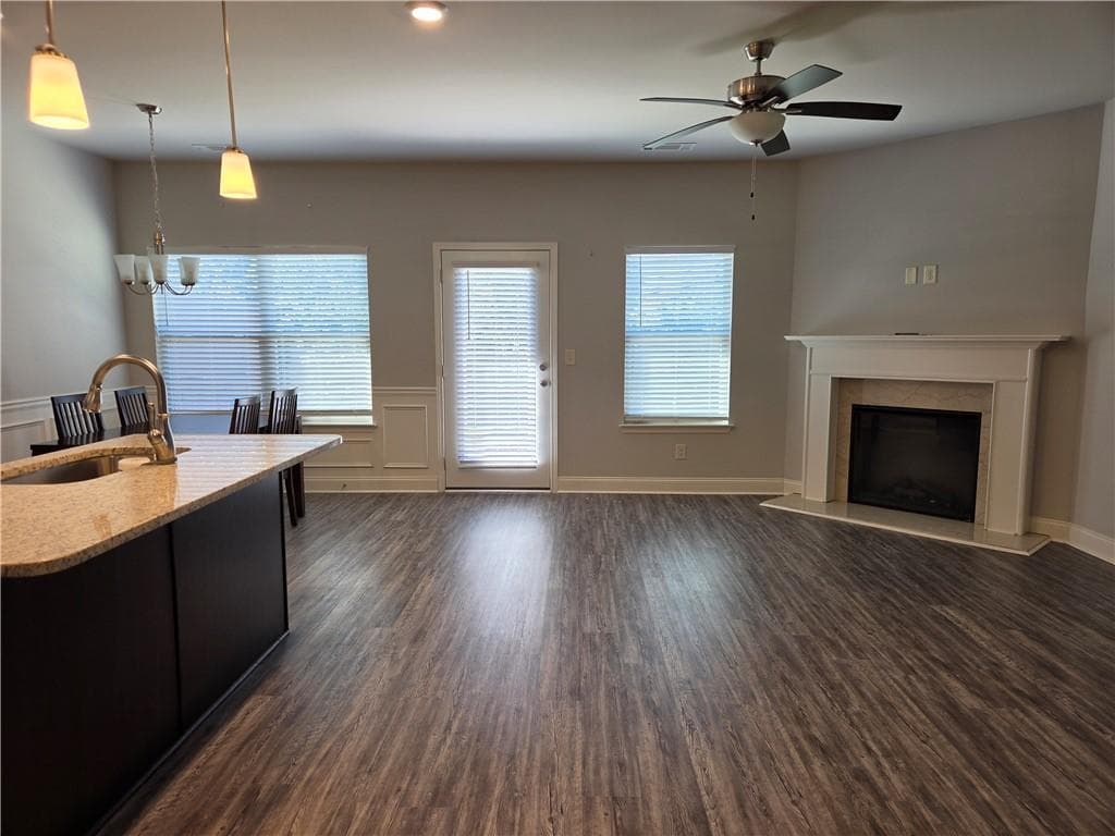 3 bedroom, 3 bathroom, 1,638 sq ft townhouse for rent at 1600 Sugar Glen Court, Lawrenceville, GA 30044 for $2,200 a month — photo 6