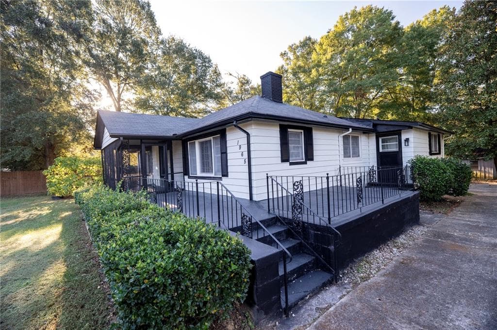 3 bedroom, 2 bathroom, 1,666 sq ft single family residence for rent at 1965 Timothy Road, Athens, GA 30606 for $2,095 a month — photo 2