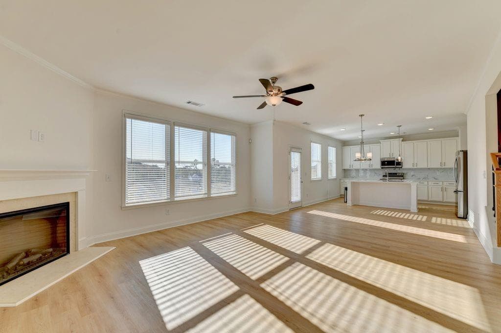 5 bedroom, 3 bathroom, 2,551 sq ft single family residence for rent at 7236 Millbrae Walk, Flowery Branch, GA 30542 for $2,400 a month — photo 8