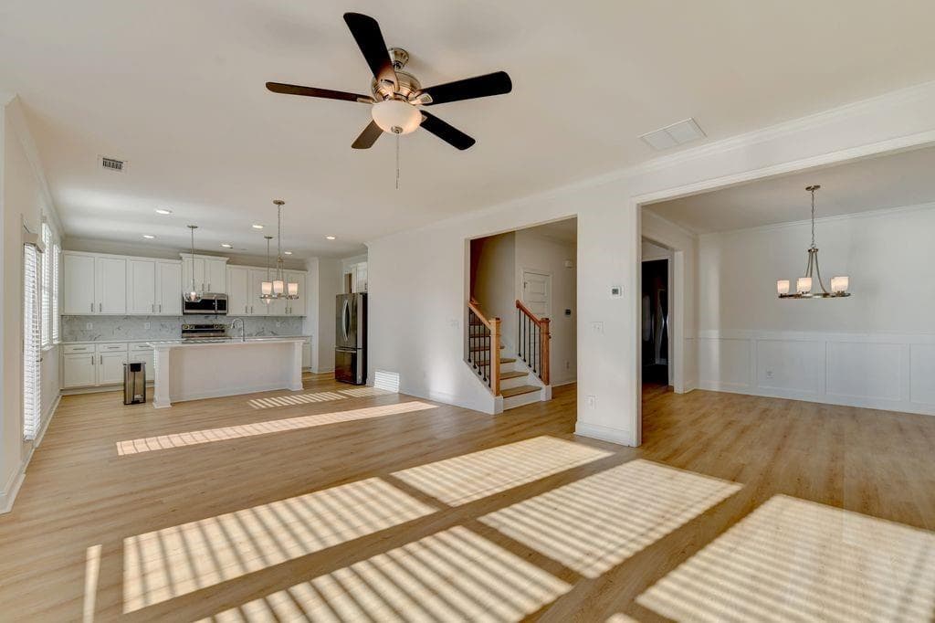 5 bedroom, 3 bathroom, 2,551 sq ft single family residence for rent at 7236 Millbrae Walk, Flowery Branch, GA 30542 for $2,400 a month — photo 10