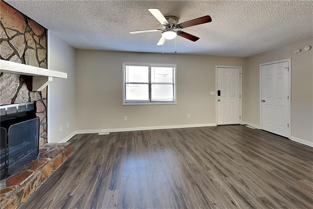 3 bedroom, 2 bathroom, 1,232 sq ft single family residence for rent at 241 Fox Ridge Court, Dallas, GA 30157 for $1,790 a month — photo 2