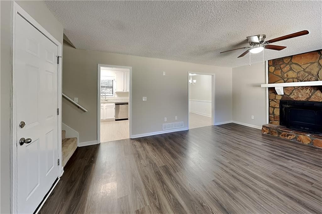 3 bedroom, 2 bathroom, 1,232 sq ft single family residence for rent at 241 Fox Ridge Court, Dallas, GA 30157 for $1,790 a month — photo 3