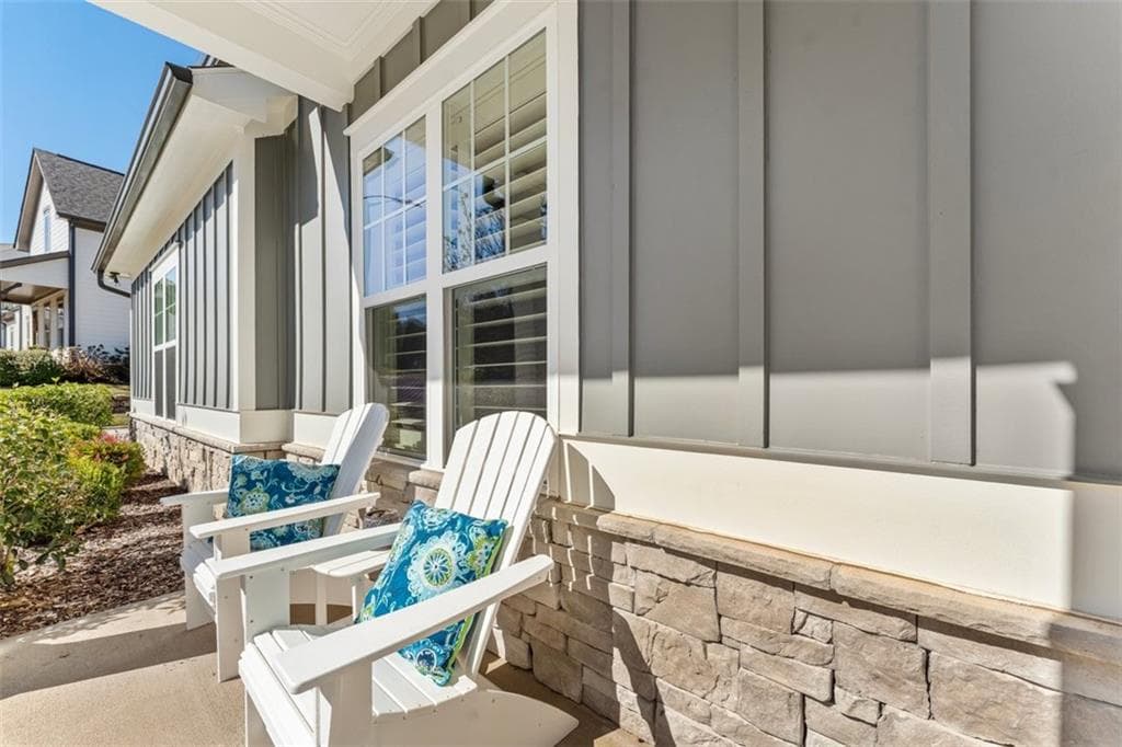 3 bedroom, 3 bathroom, 2,719 sq ft single family residence for sale at 125 Waverly Drive, Alpharetta, GA 30004 — photo 5