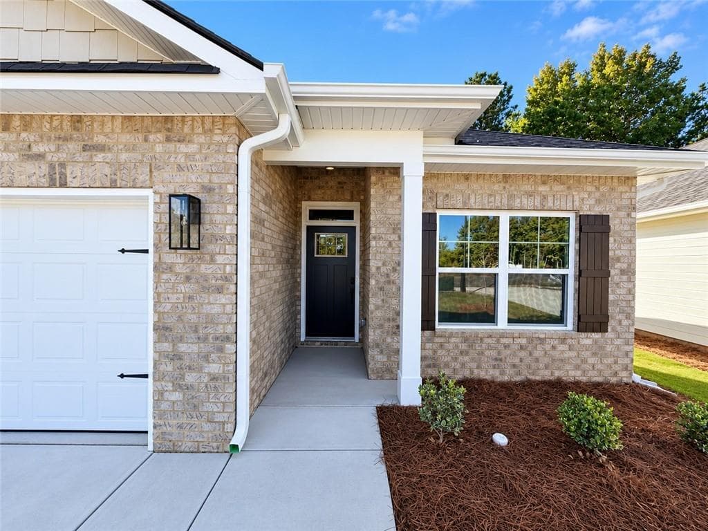 3 bedroom, 2 bathroom, 1,522 sq ft single family residence for sale at 202 Chaucer Lane, Carrollton, GA 30117 — photo 2