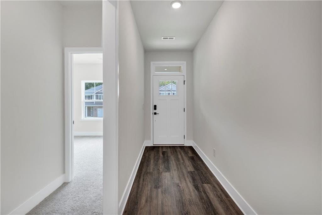 3 bedroom, 2 bathroom, 1,522 sq ft single family residence for sale at 202 Chaucer Lane, Carrollton, GA 30117 — photo 4