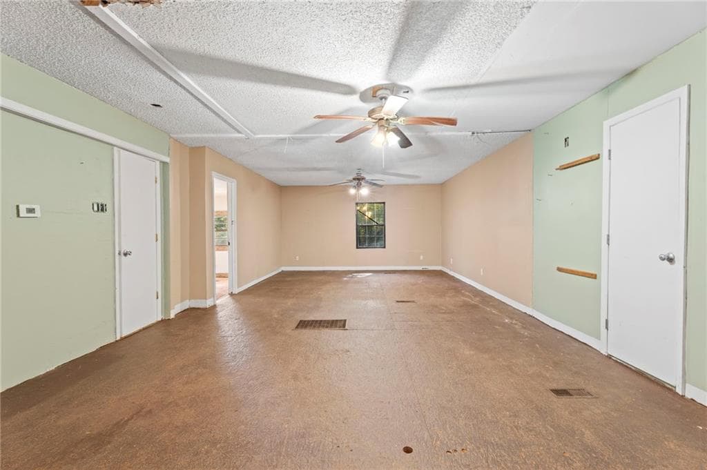 1 bedroom, 2 bathroom, 1,215 sq ft single family residence for sale at 905 Booze Mountain Road, Lindale, GA 30147 — photo 10