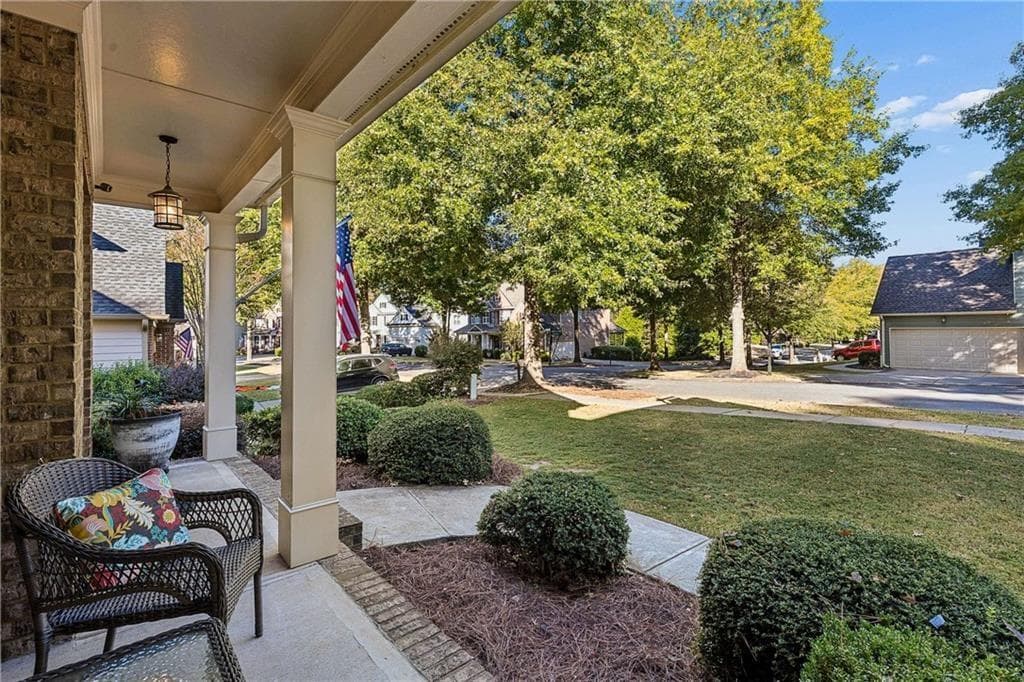 5 bedroom, 3 bathroom, 2,550 sq ft single family residence for sale at 607 Redbud Terrace, Canton, GA 30115 — photo 2