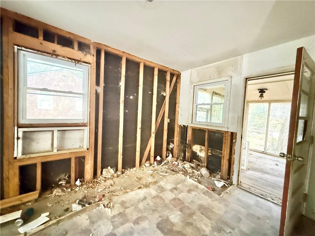 3 bedroom, 1 bathroom, 1,758 sq ft single family residence for sale at 1948 Oak Valley Road, Decatur, GA 30035 — photo 8