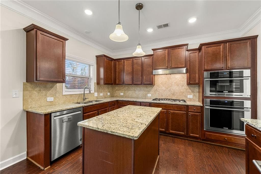 4 bedroom, 3 bathroom, 2,897 sq ft single family residence for rent at 4175 Candlewood Lane, Cumming, GA 30040 for $3,000 a month — photo 2