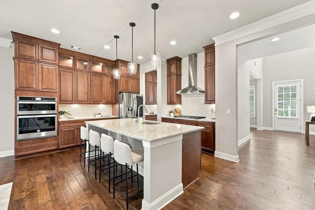 5 bedroom, 5 bathroom, 5,480 sq ft single family residence for sale at 575 Opera Lane, Alpharetta, GA 30009 — photo 2