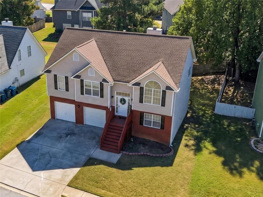 5 bedroom, 3 bathroom, 1,718 sq ft single family residence for sale at 194 Saddleview Trail, Riverdale, GA 30274