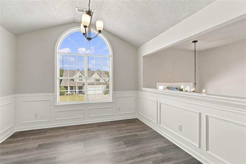 5 bedroom, 3 bathroom, 1,718 sq ft single family residence for sale at 194 Saddleview Trail, Riverdale, GA 30274 — photo 5