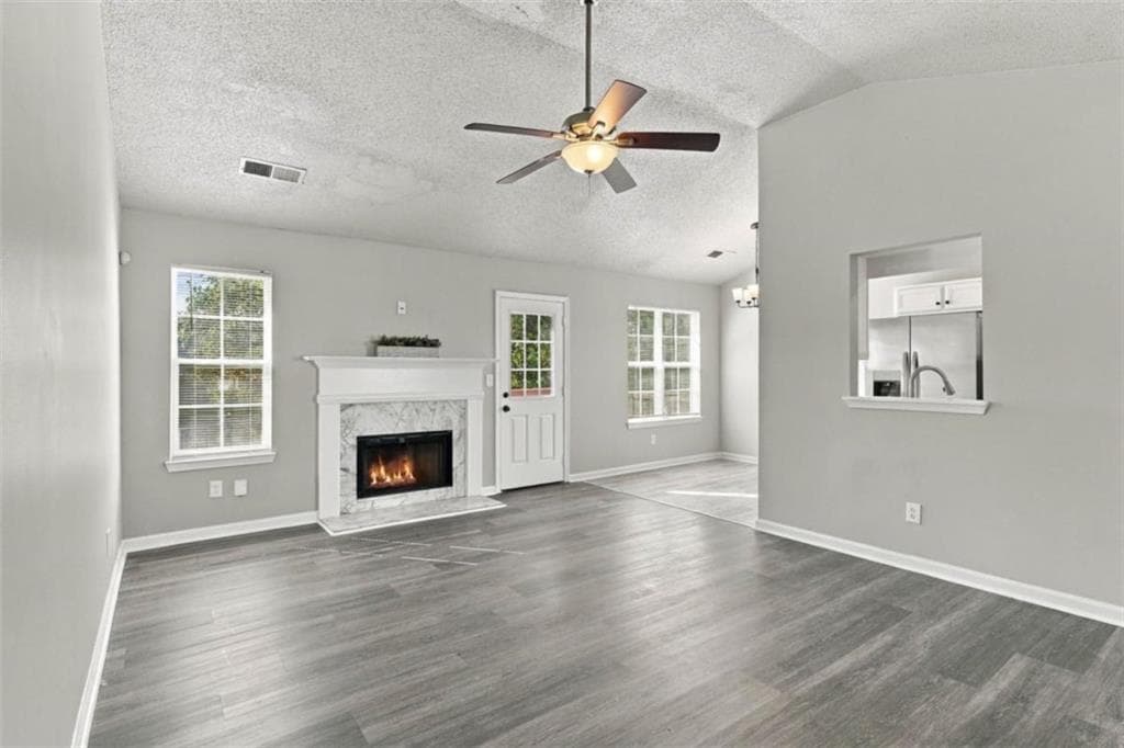5 bedroom, 3 bathroom, 1,718 sq ft single family residence for sale at 194 Saddleview Trail, Riverdale, GA 30274 — photo 7