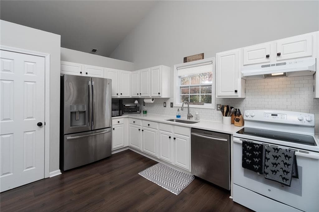 4 bedroom, 2 bathroom, 2,284 sq ft single family residence for sale at 3624 Rolling Meadows Way, Loganville, GA 30052 — photo 3