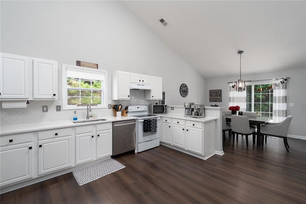 4 bedroom, 2 bathroom, 2,284 sq ft single family residence for sale at 3624 Rolling Meadows Way, Loganville, GA 30052 — photo 4
