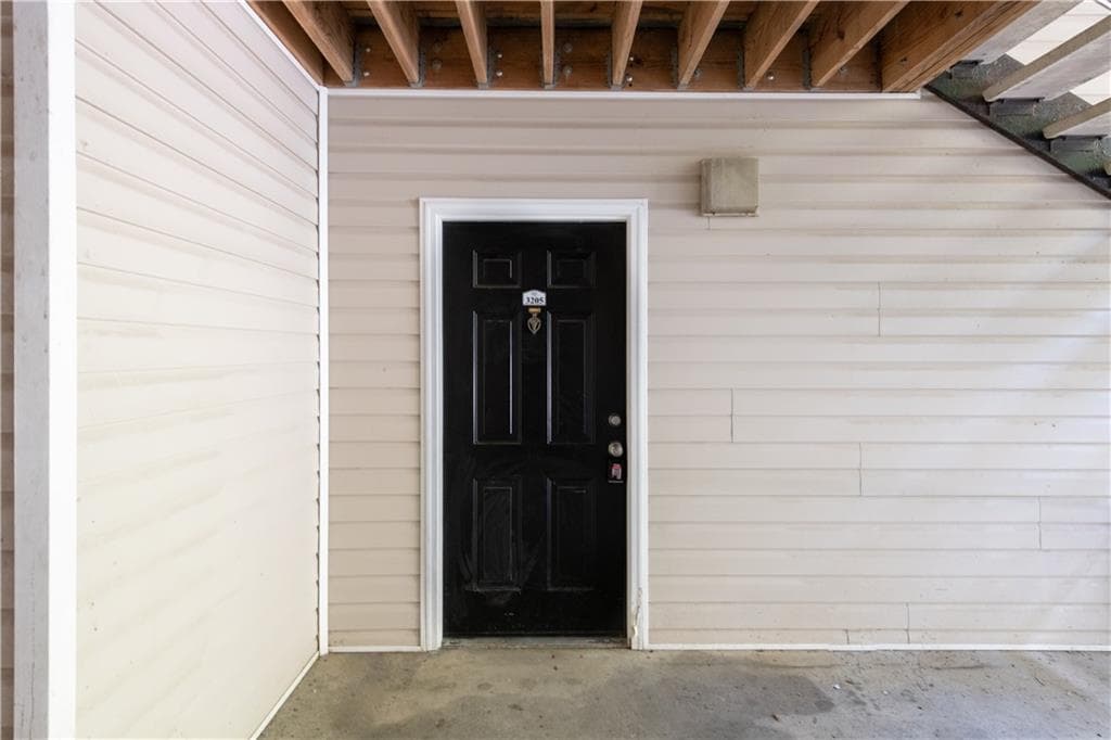 2 bedroom, 2 bathroom, 1,202 sq ft condominium for sale at 3205 Fairington Drive, Lithonia, GA 30038 — photo 2