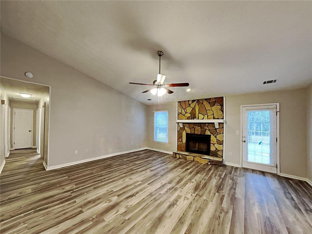 3 bedroom, 2 bathroom, 1,330 sq ft single family residence for sale at 112 Summerfield Drive, Mcdonough, GA 30253 — photo 3