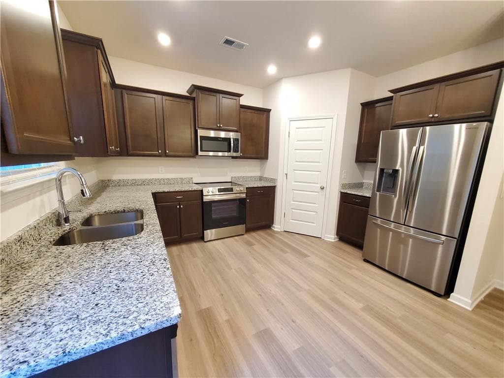 3 bedroom, 3 bathroom, 1,697 sq ft townhouse for rent at 143 Sawgrass Drive, Ball Ground, GA 30107 for $1,950 a month — photo 3