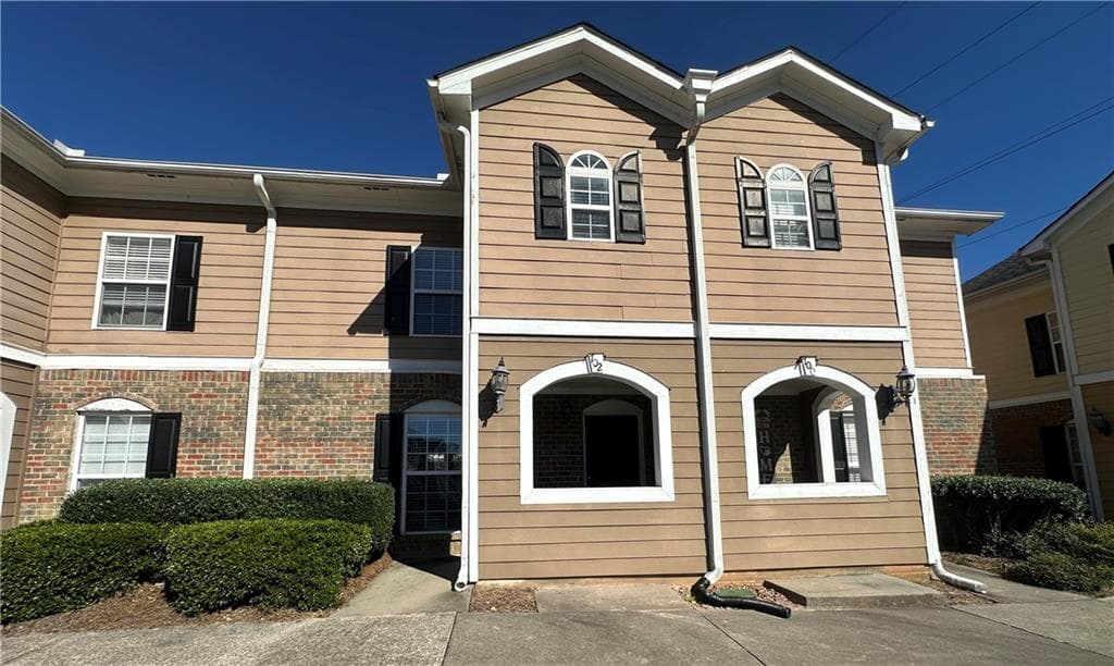 2 bedroom, 3 bathroom, 1,214 sq ft townhouse for sale at 702 Summer Place, Norcross, GA 30071