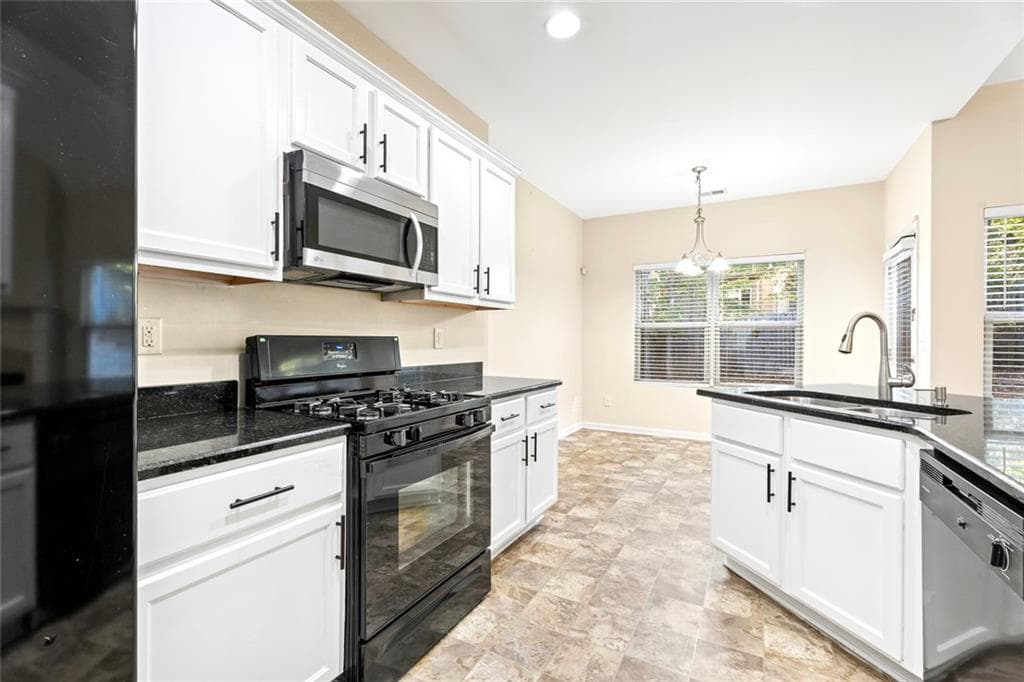 4 bedroom, 3 bathroom, 2,812 sq ft single family residence for sale at 1109 Sandy Bank Court, Auburn, GA 30011 — photo 3