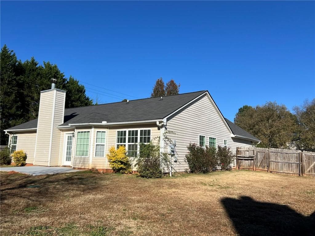 3 bedroom, 2 bathroom, 1,750 sq ft single family residence for sale at 1431 Solomon Drive, Winder, GA 30680 — photo 10