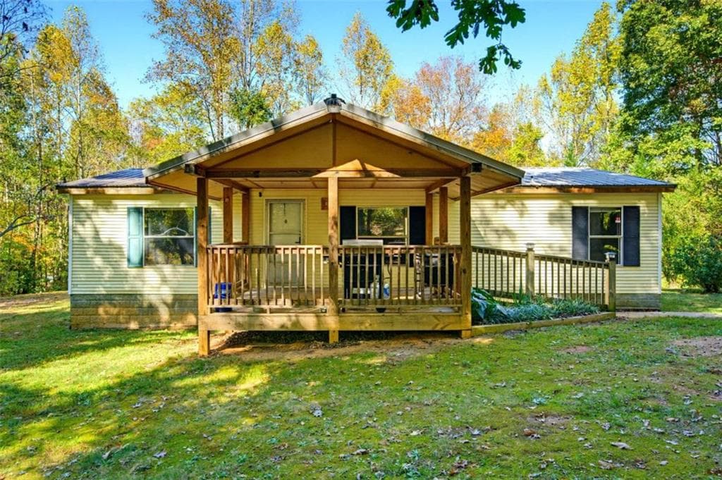 3 bedroom, 2 bathroom, 1,144 sq ft single family residence for sale at 481 Cool Springs Road, Clarkesville, GA 30523