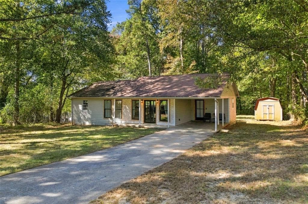 3 bedroom, 1 bathroom, 1,288 sq ft single family residence for sale at 3260 Financial Center Way, Buford, GA 30519 — photo 2
