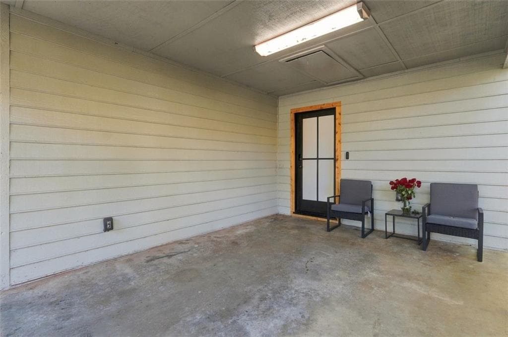 3 bedroom, 1 bathroom, 1,288 sq ft single family residence for sale at 3260 Financial Center Way, Buford, GA 30519 — photo 4