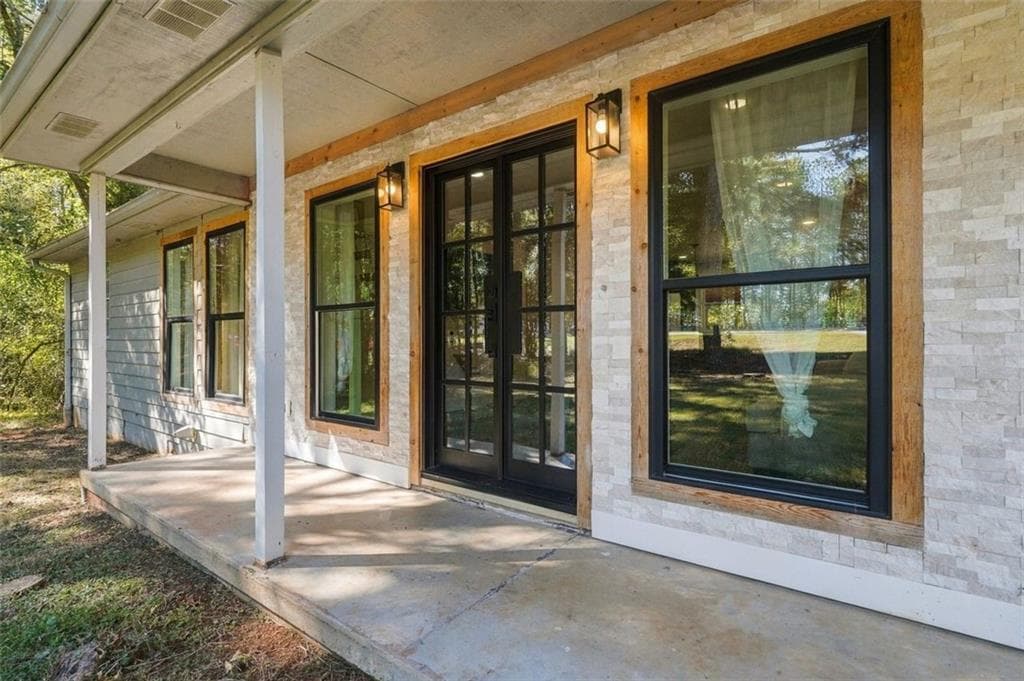 3 bedroom, 1 bathroom, 1,288 sq ft single family residence for sale at 3260 Financial Center Way, Buford, GA 30519 — photo 5