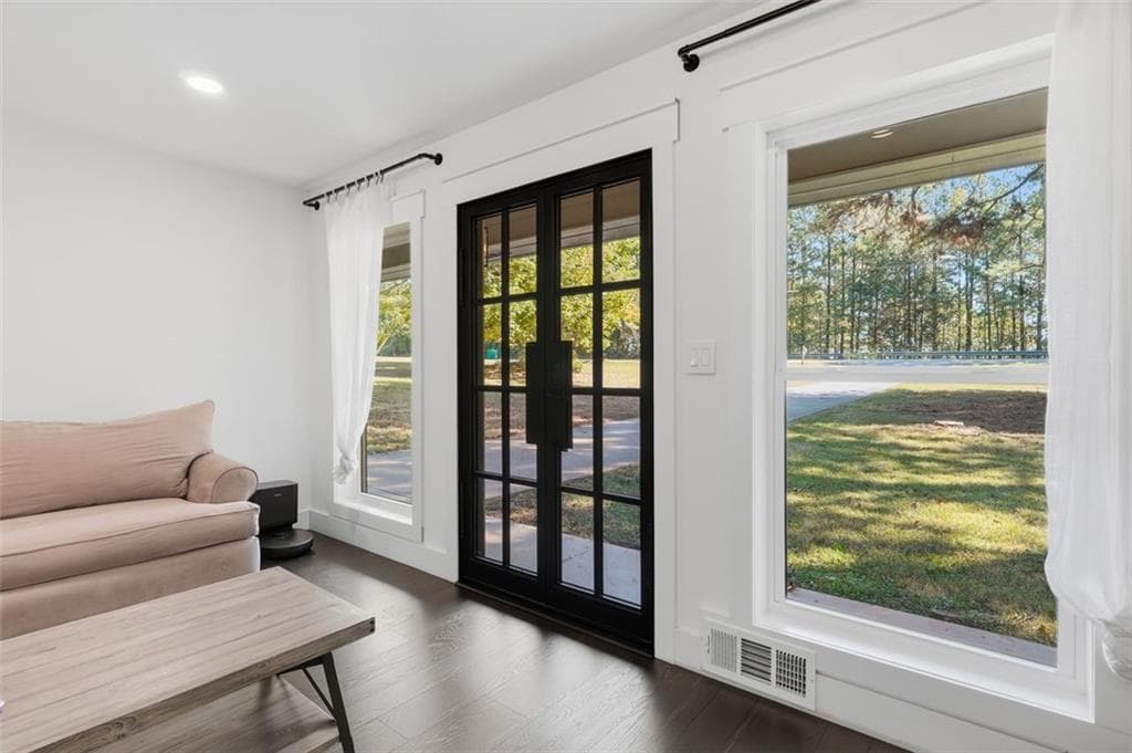 3 bedroom, 1 bathroom, 1,288 sq ft single family residence for sale at 3260 Financial Center Way, Buford, GA 30519 — photo 6
