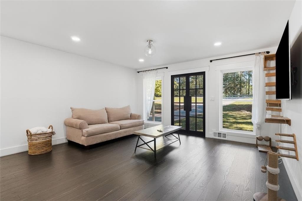 3 bedroom, 1 bathroom, 1,288 sq ft single family residence for sale at 3260 Financial Center Way, Buford, GA 30519 — photo 9