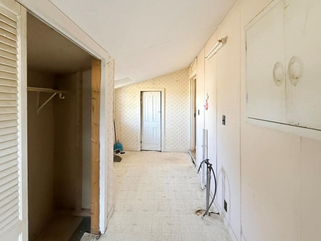 2 bedroom, 1 bathroom, 924 sq ft single family residence for sale at 6006 Martha Berry Highway, Armuchee, GA 30105 — photo 5