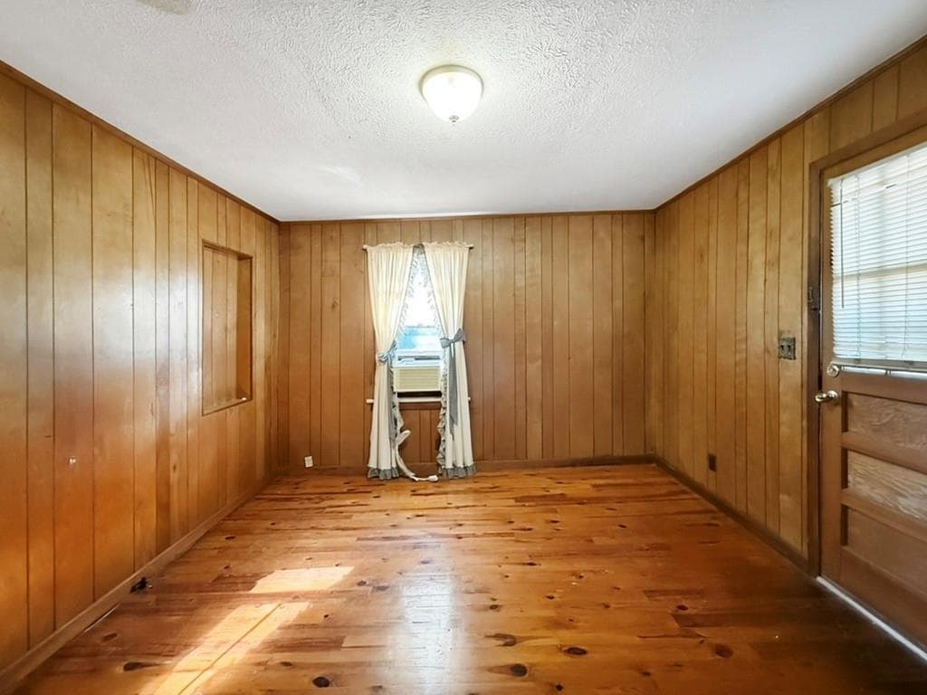 2 bedroom, 1 bathroom, 924 sq ft single family residence for sale at 6006 Martha Berry Highway, Armuchee, GA 30105 — photo 8