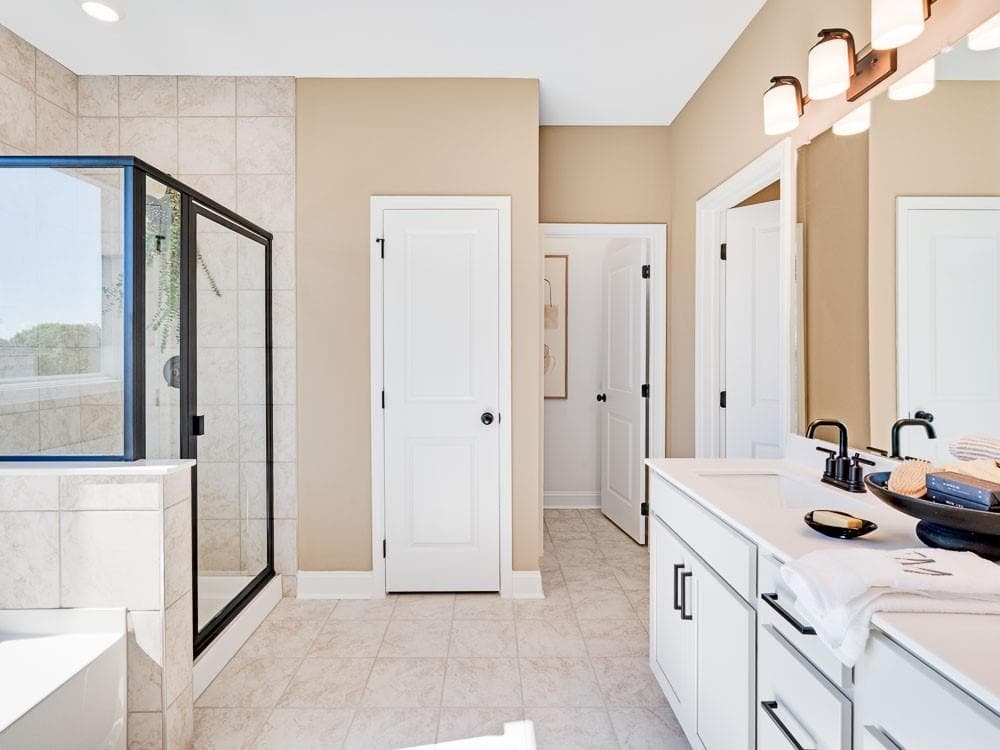 5 bedroom, 4 bathroom, 3,236 sq ft single family residence under contract at 960 Nichols Farm Circle, Dacula, GA 30019 — photo 4