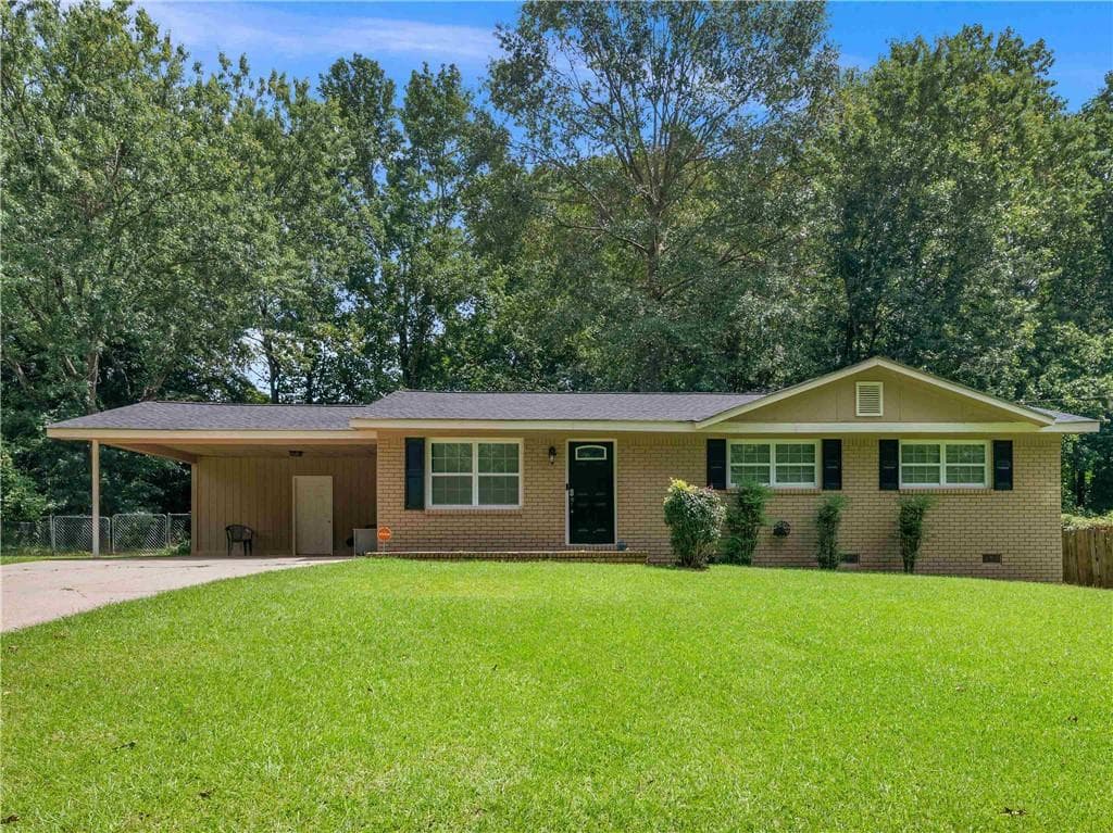 3 bedroom, 2 bathroom, 1,100 sq ft single family residence for sale at 2027 Chestnut Log Drive, Lithia Springs, GA 30122