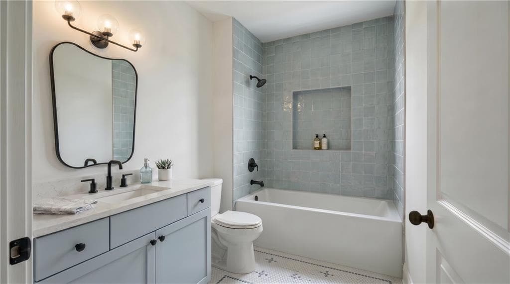 5 bedroom, 6 bathroom, 5,048 sq ft single family residence for sale at 430 Hardscrabble Road, Roswell, GA 30075 — photo 7