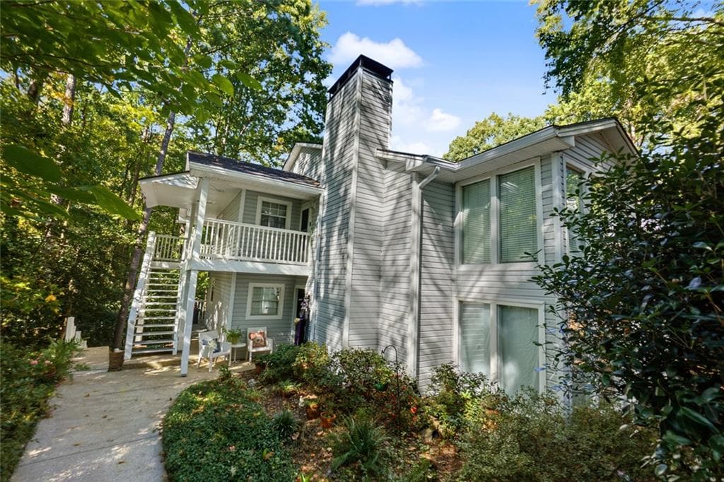 2 bedroom, 2 bathroom, 1,166 sq ft condominium for sale at 1640 Roanoke Place, Marietta, GA 30067