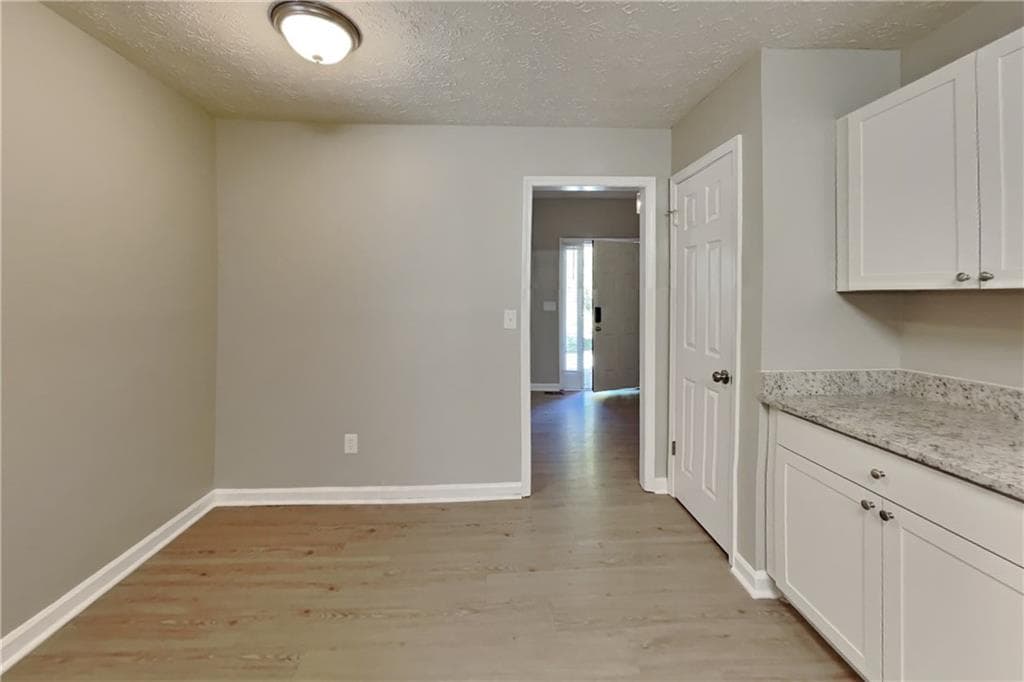 4 bedroom, 2 bathroom, 1,906 sq ft single family residence for rent at 4004 Evelyn Drive, Powder Springs, GA 30127 for $1,950 a month — photo 4