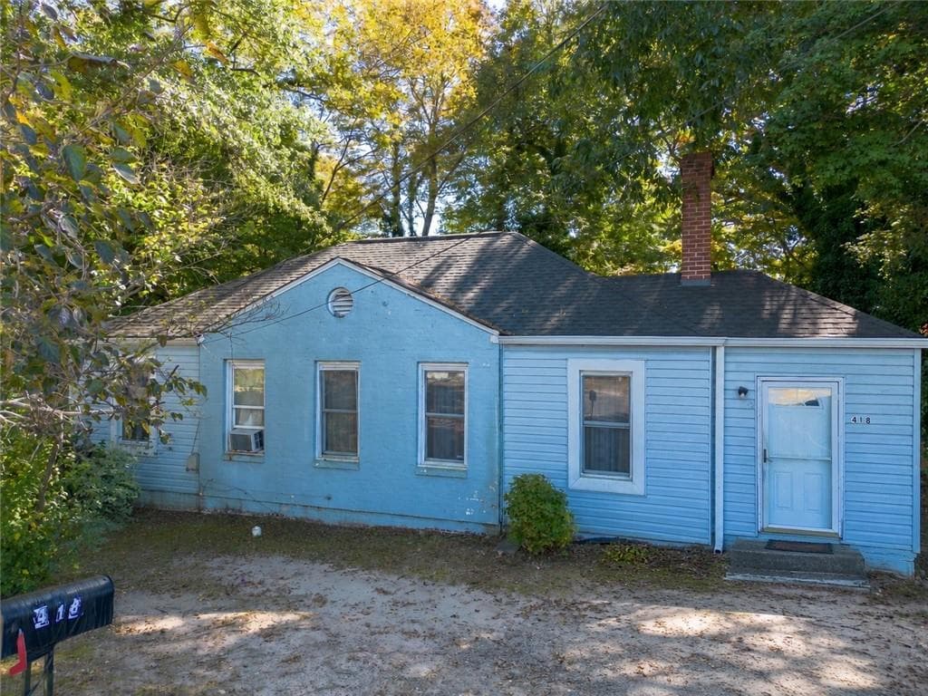 3 bedroom, 1 bathroom, 1,099 sq ft single family residence for sale at 418 N Marietta Parkway, Marietta, GA 30060