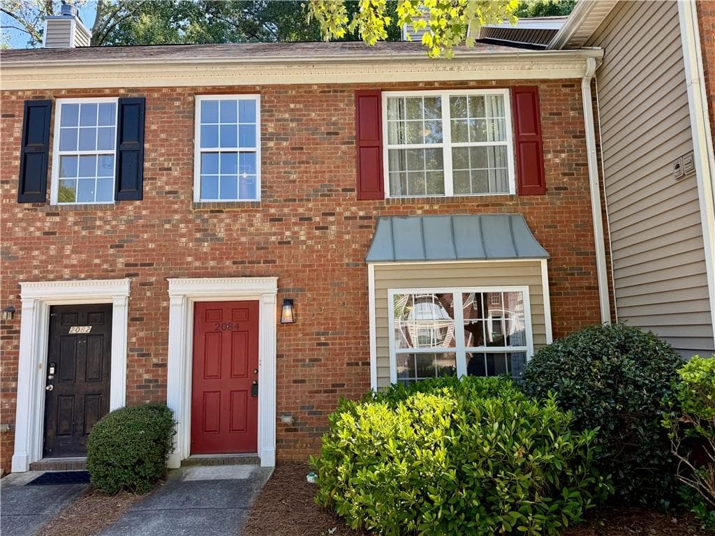 2 bedroom, 3 bathroom, 1,328 sq ft townhouse for rent at 2084 Manhattan Parkway, Decatur, GA 30035 for $1,495 a month — photo 1 of 32