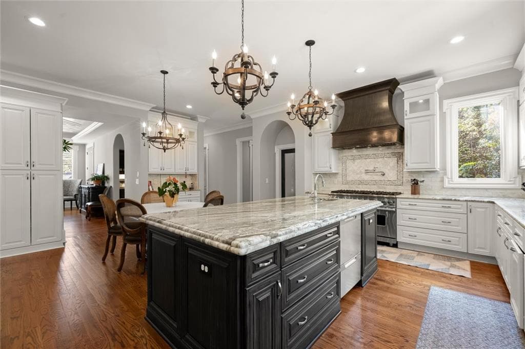 7 bedroom, 10 bathroom, 11,950 sq ft single family residence for sale at 4080 Conway Valley Road, Atlanta, GA 30327 — photo 8
