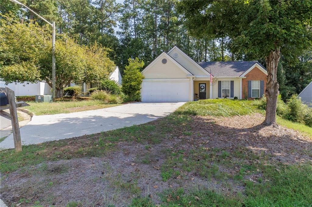 3 bedroom, 2 bathroom, 1,375 sq ft single family residence under contract at 133 Park Forest Drive, Kennesaw, GA 30144 — photo 2